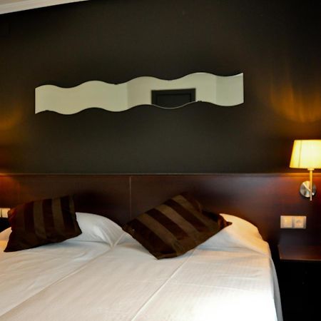 Hostal La Rotonda Оуренсе Екстериор снимка
