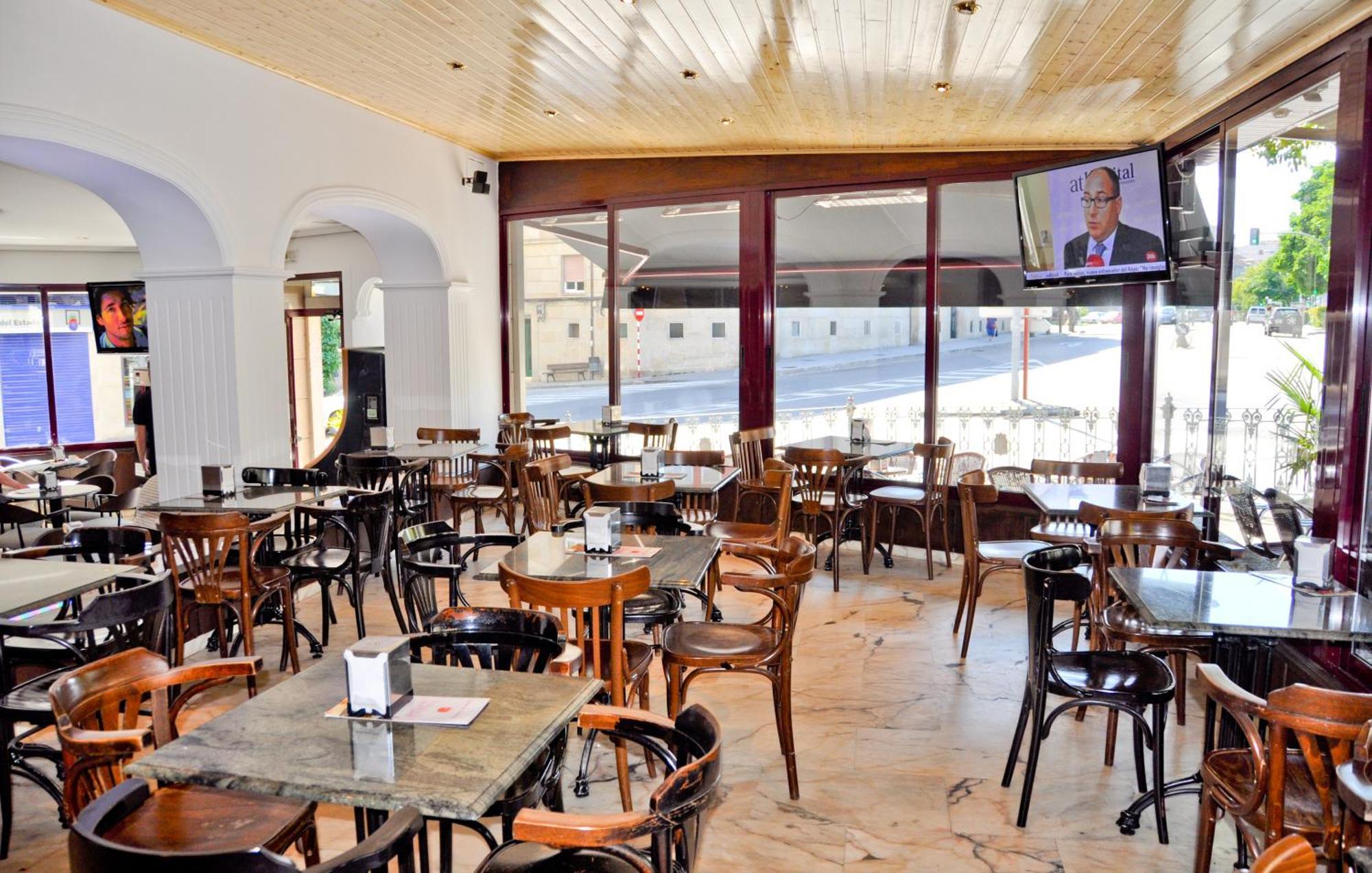 Hostal La Rotonda Оуренсе Екстериор снимка