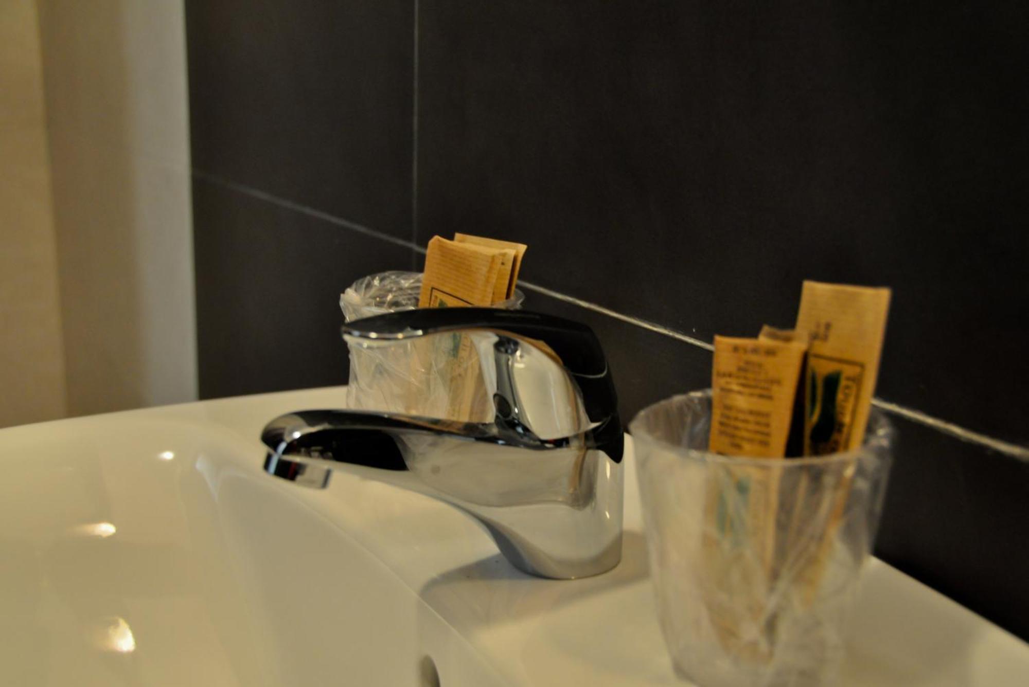Hostal La Rotonda Оуренсе Екстериор снимка