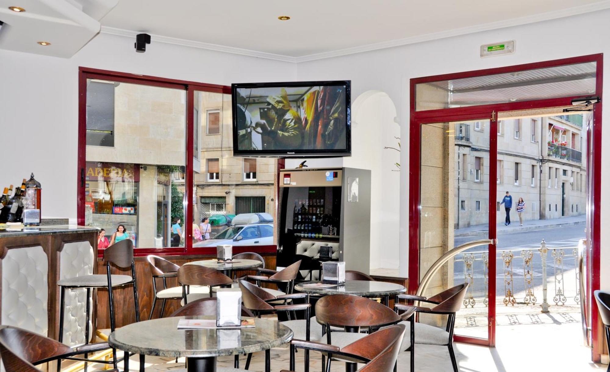 Hostal La Rotonda Оуренсе Екстериор снимка
